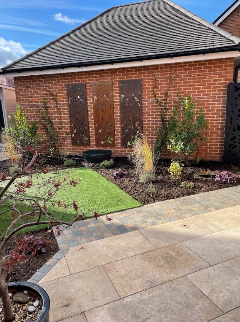 lawns & artificial grass Farnborough — project 15