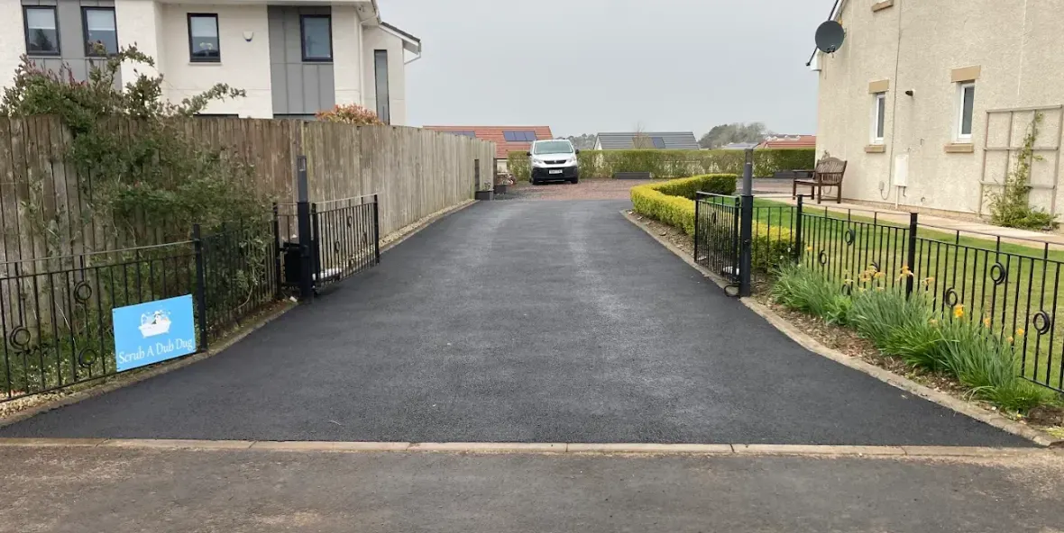 Tarmac driveway installation in Farnborough, Hampshire